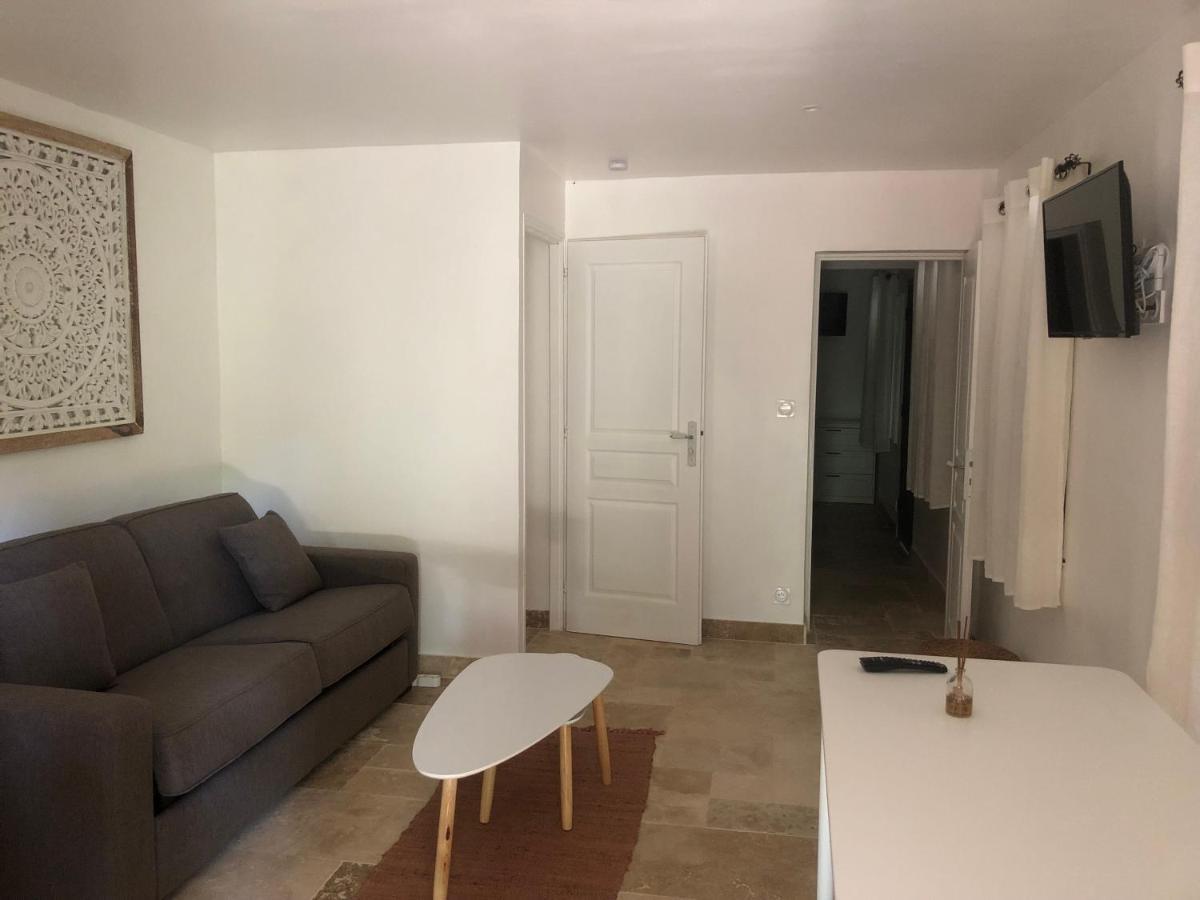 Les Mazets De La Cascade Apartment Salernes Bagian luar foto