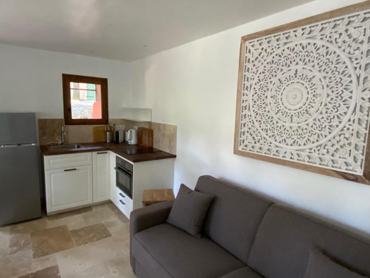 Les Mazets De La Cascade Apartment Salernes Bagian luar foto