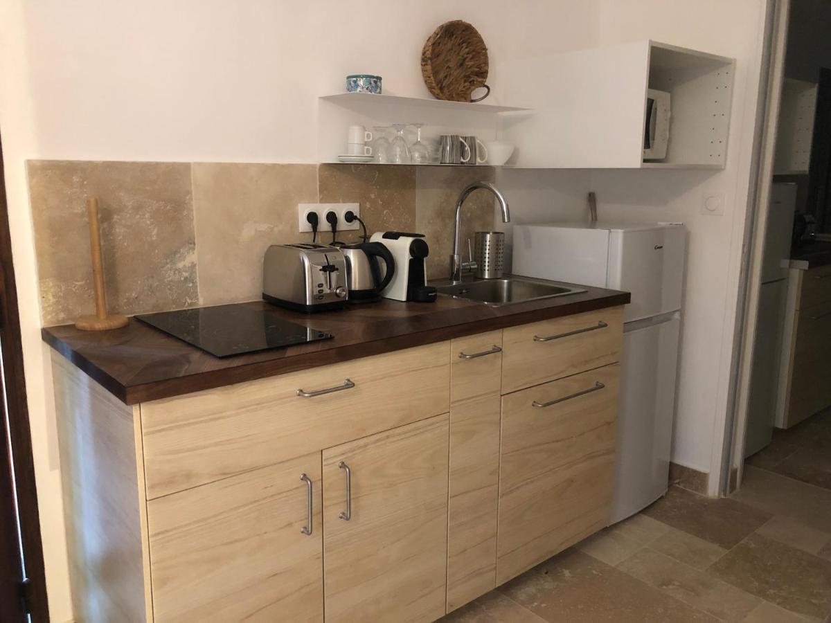 Les Mazets De La Cascade Apartment Salernes Bagian luar foto