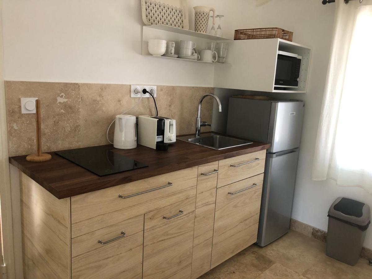 Les Mazets De La Cascade Apartment Salernes Bagian luar foto