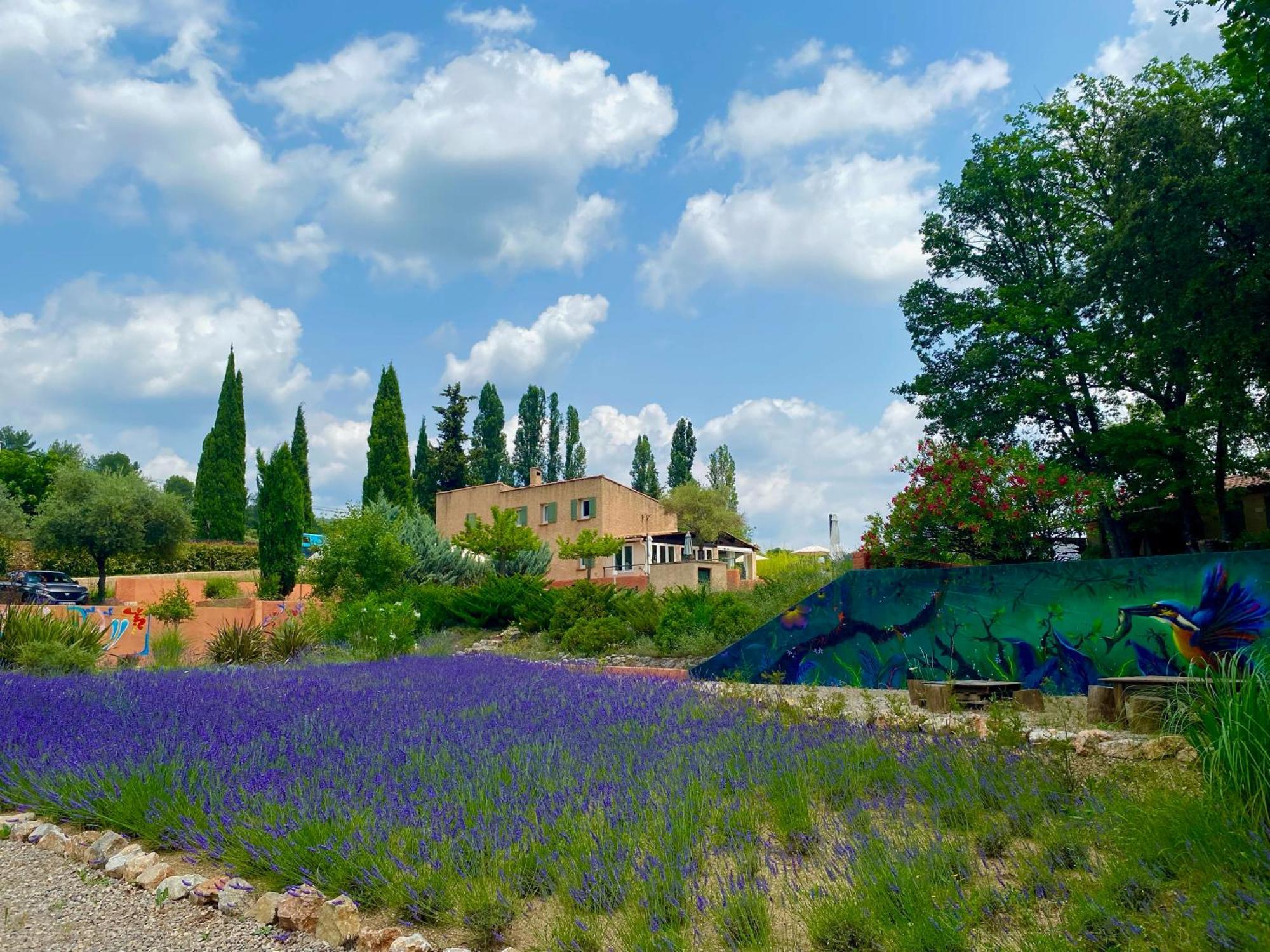 Les Mazets De La Cascade Apartment Salernes Bagian luar foto